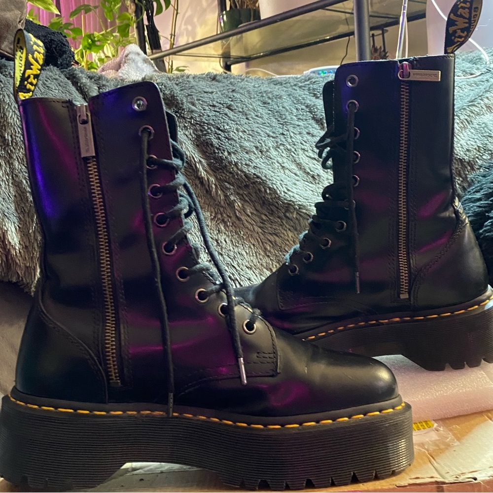 COPY - Dr.Martens Jadon Hi Smooth Leather Platforms